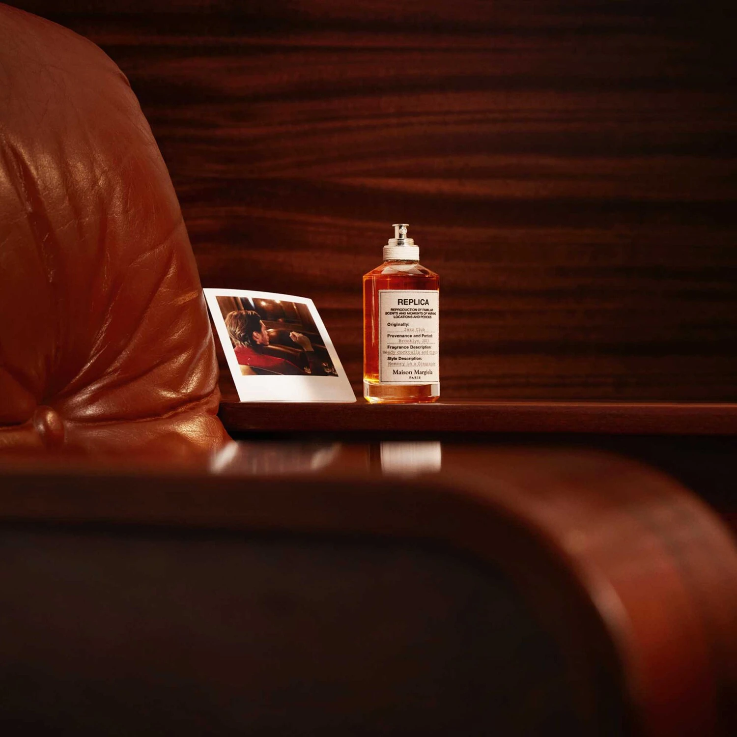 Maison Margiela Replica Jazz Club - Recharge Eau De Toilette Ambrée Boisée 6 Maison Margiela Replica Jazz Club - Recharge Eau De Toilette Ambrée Boisée – Image 6